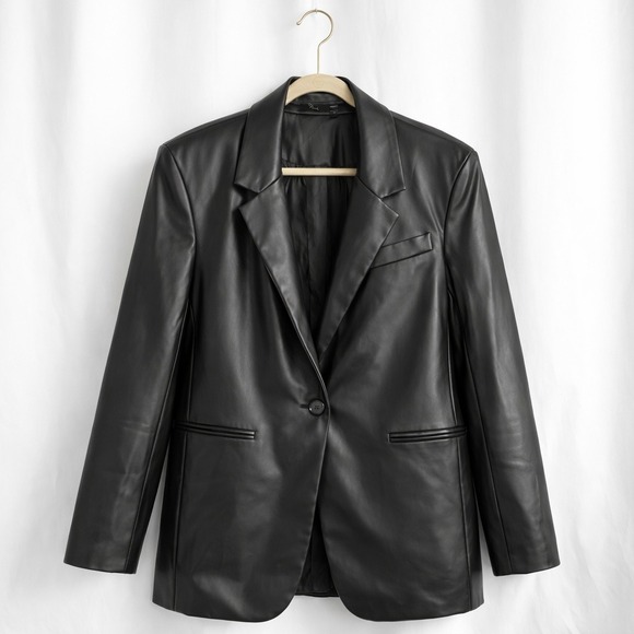 Noir Faux Leather Blazer Black Size Medium Dark Feminine City Chic NWT - Picture 2 of 7